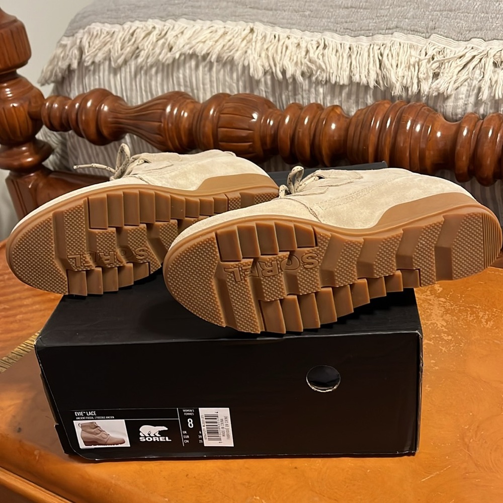 Sorel Evie Lace Beige Suede Ankle Boots Size 8M - Picture 3 of 3